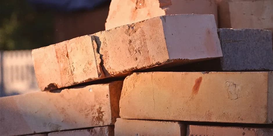 مواد نسوز چیست و چه کاربردی در ذوب فلزات دارد؟ انواع آن