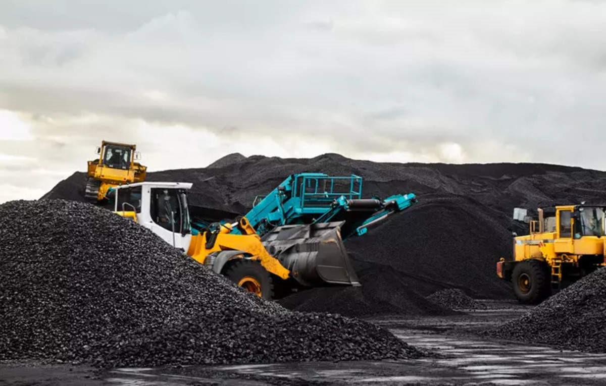 استخراج زغال سنگ به موقعیت جغرافیایی و خصوصیات زمین‌شناختی معدن